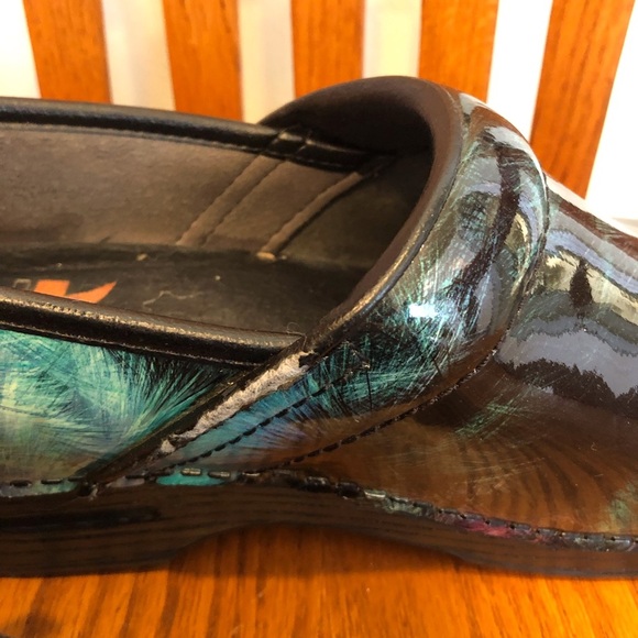 Dansko Black, Patent Leather Clogs, Size 39/8.5 - Picture 10 of 10